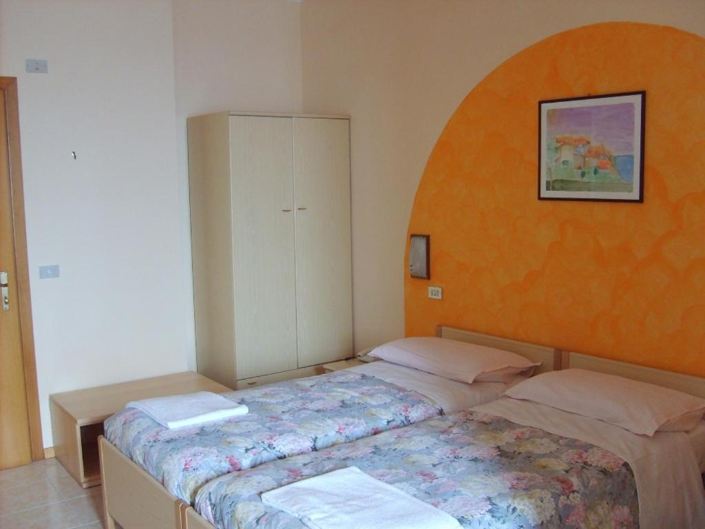 Hotel Panorama E Residence Tremosine Kamer foto