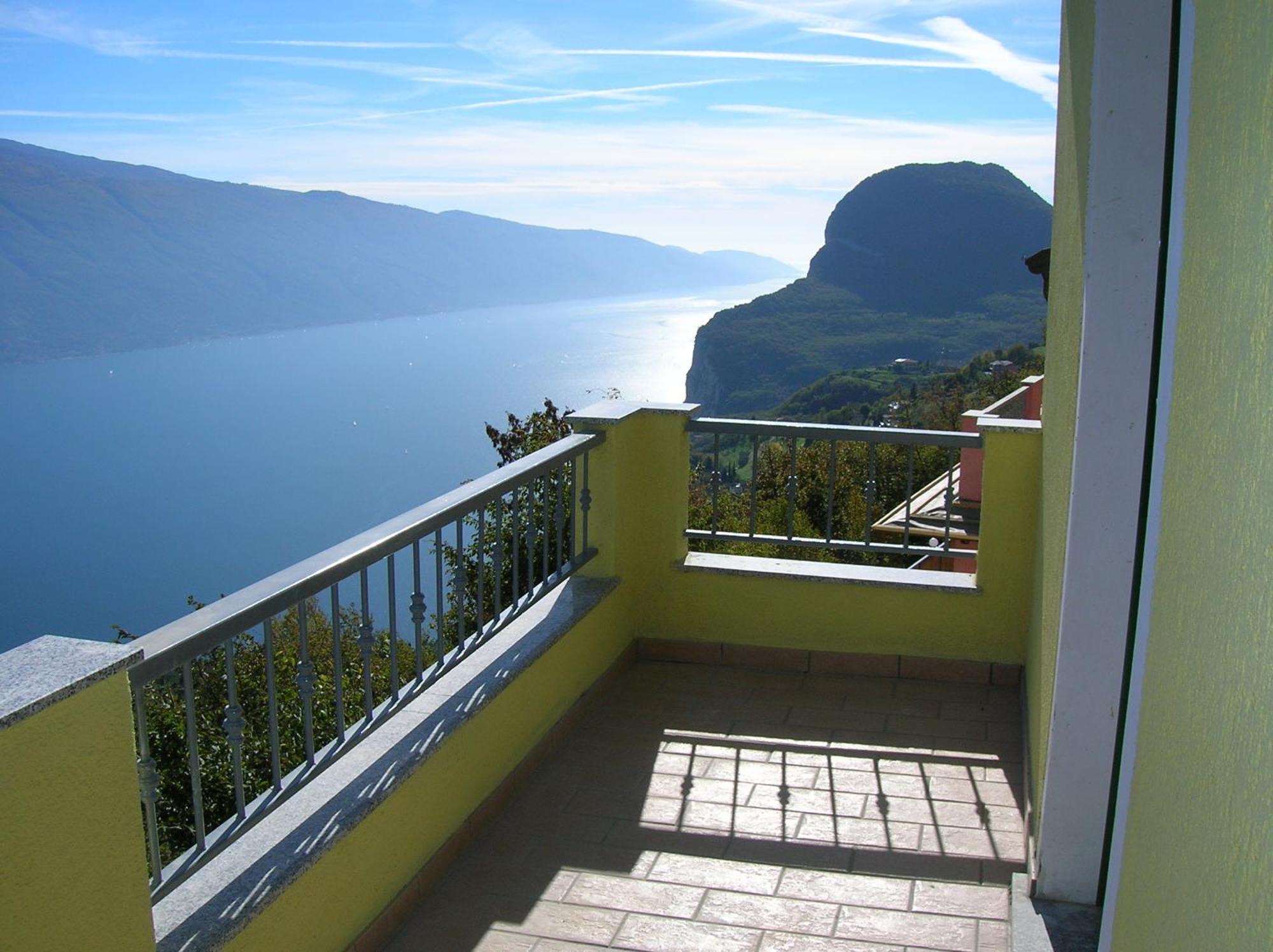Hotel Panorama E Residence Tremosine Buitenkant foto