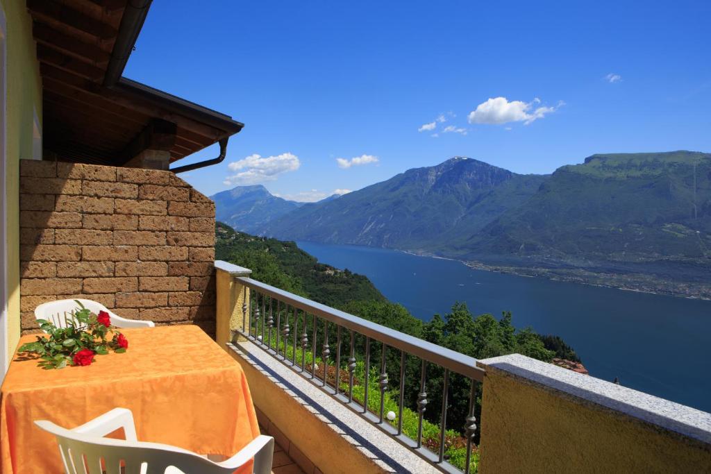 Hotel Panorama E Residence Tremosine Kamer foto
