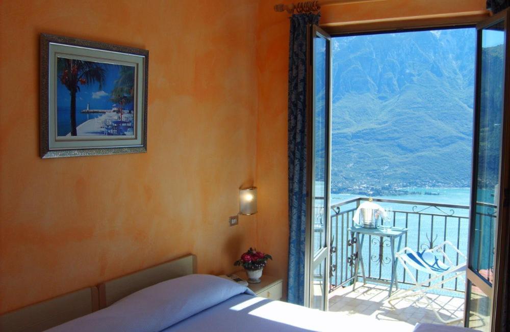 Hotel Panorama E Residence Tremosine Buitenkant foto